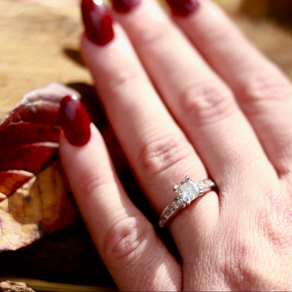 14k Exceptional VS1 Diamond Ring - Picture 7 of 8